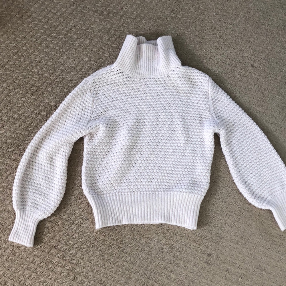LAST CHANCE Soft white / ivory sweater